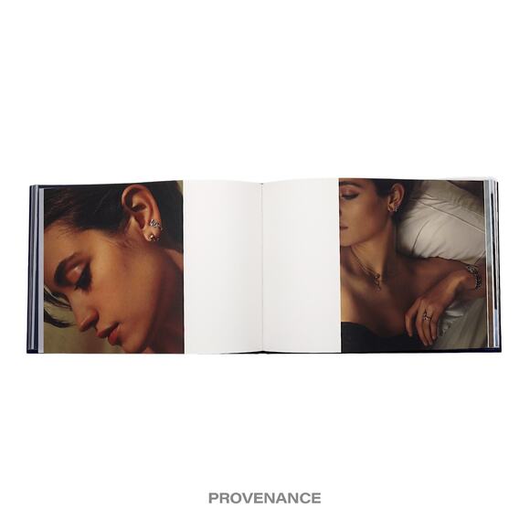 🔴 CHANEL Fine Jewelry Look Book - Hardcover Navy - Picture 7 of 11